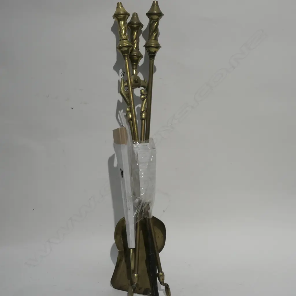 BRASS FIRESIDE SET Image 1++