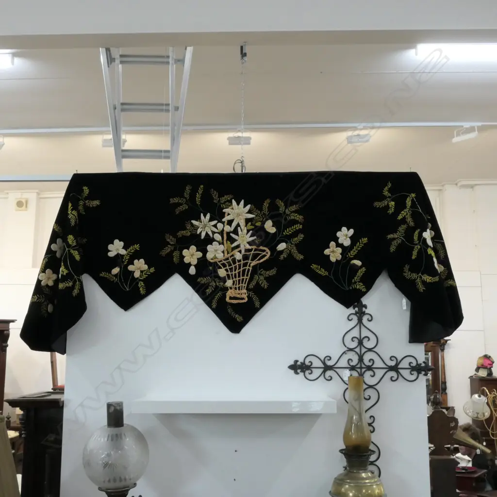 RARE VICTORIAN MANTLEPIECE EMBROIDERY L2100 D510 Image 1++