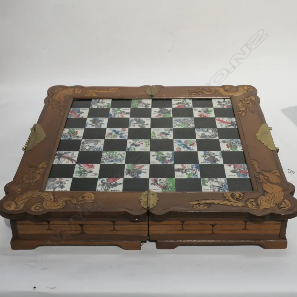 CARVED WOODEN TRAVELLING CHESS BOARD W/ STONE FIGURES Image 1++
