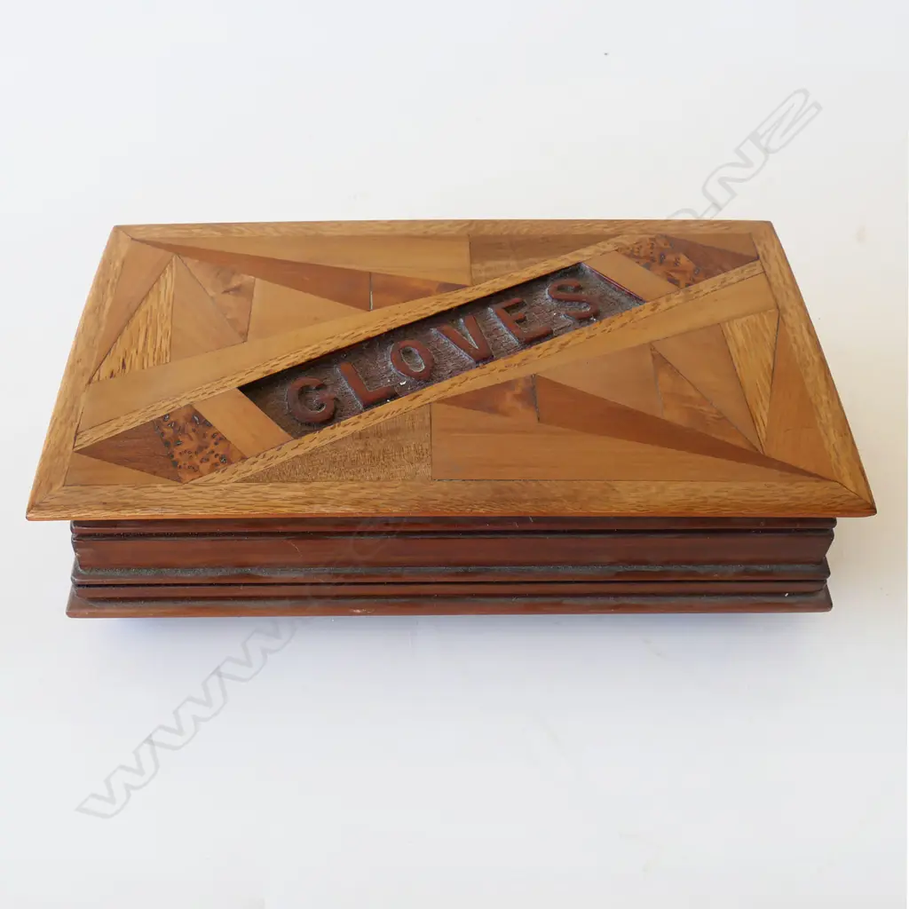 GLOVE BOX w. NATIVE WOODS INLAY W.325mm Image 1++