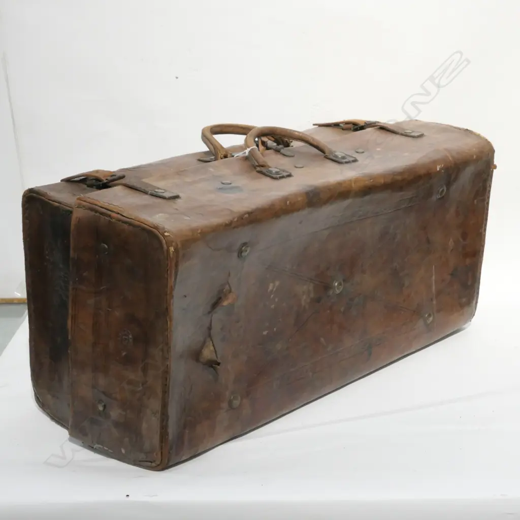 VINTAGE LEATHER SUITCASE L. 640 Image 1++