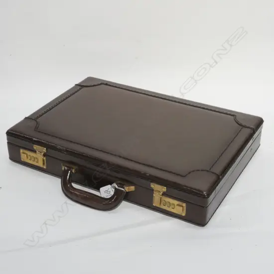 MAROON LEATHER BRIEFCASE W. 450MM