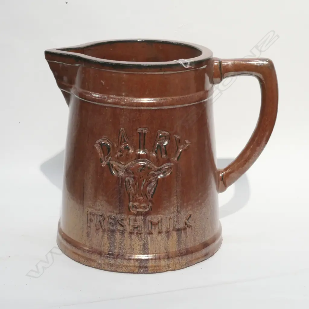 LGE POTTERY 'DAIRY FRESH MILK JUG H.335MM Image 1++