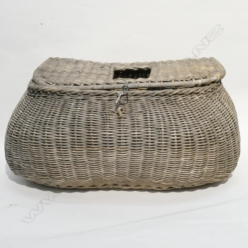 WICKER FISHING BASKET L. 470 Image 1++