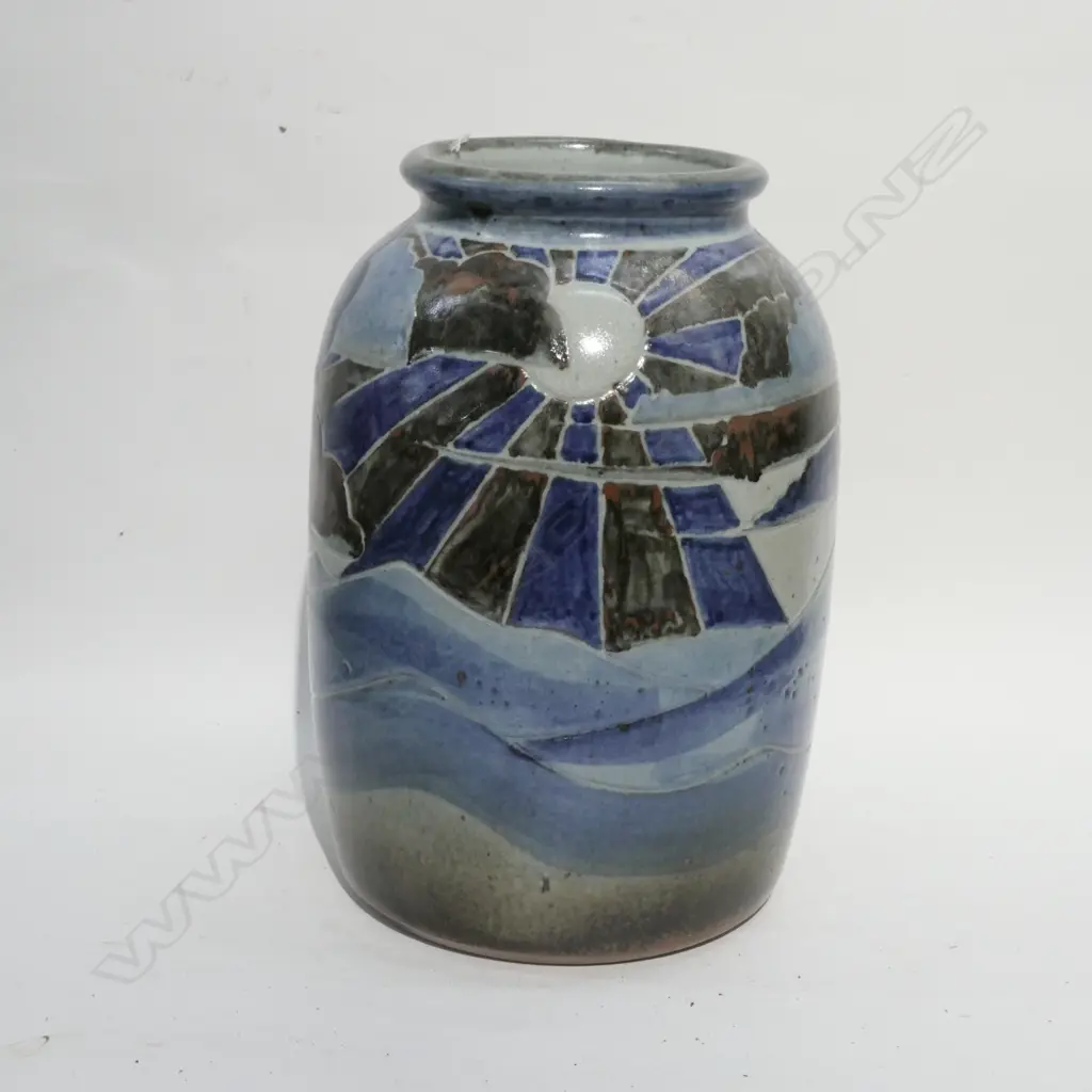 LARGE ASIAN BLUE POT Image 1++