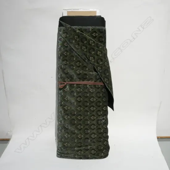 BALT OF VINTAGE STYLE FABRIC