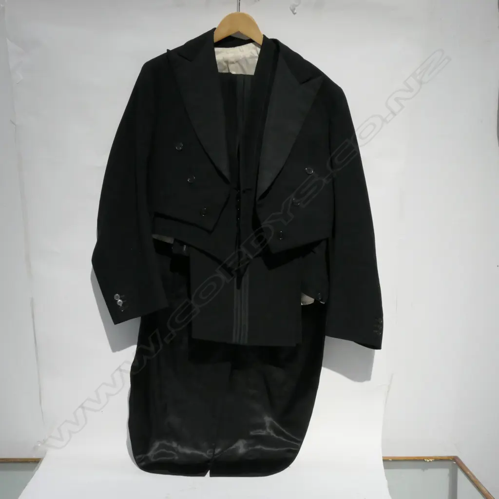 TAILS / PANTS / WAISTCOAT Image 1++