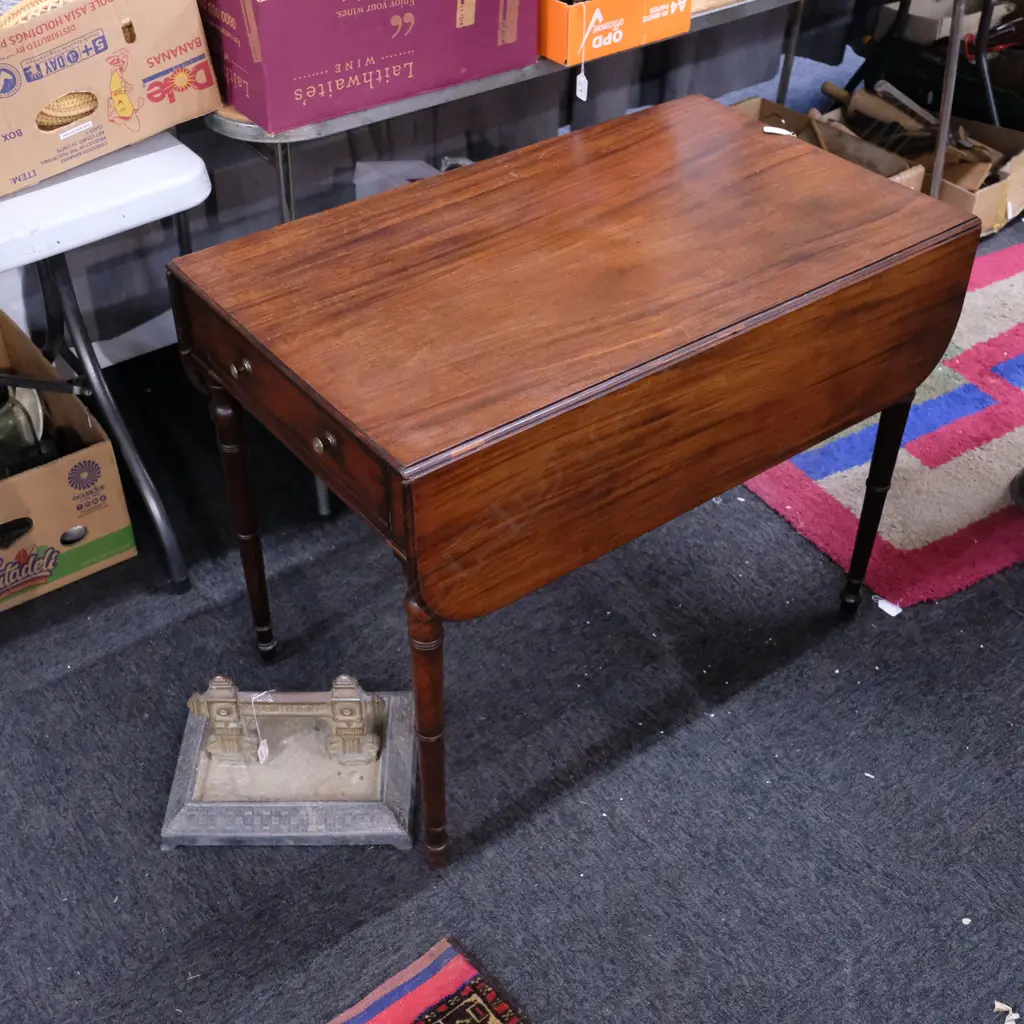 VICT. MAHOGANY DROPSIDE TABLE W. 850MM Image 1++