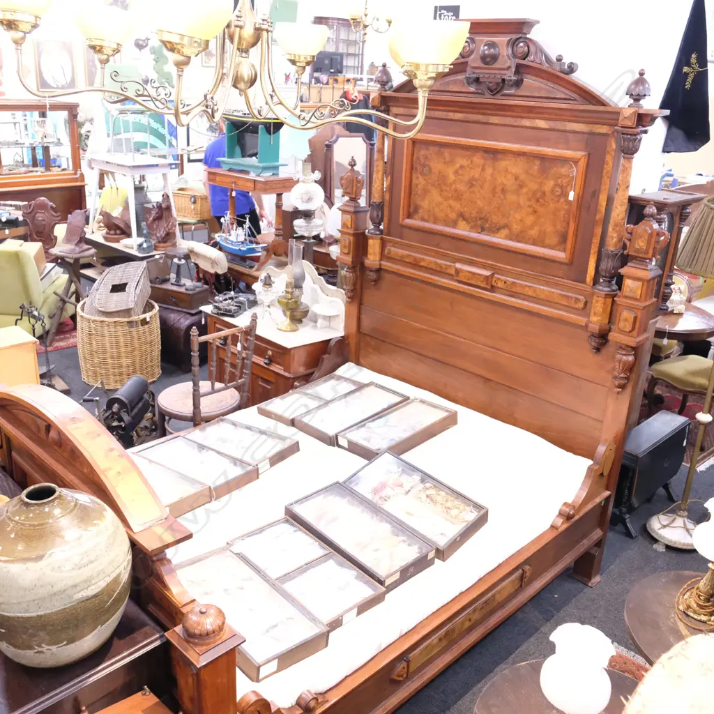 4 PC AMERICAN BEDROOM SUITE COMPRISING BED / DRESSING TABLE / BEDSIDES Image 1++