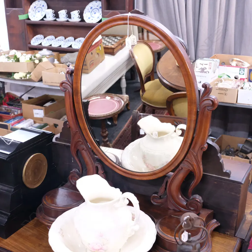VICT. MAHOGANY TOILET MIRROR H. 840 Image 1++