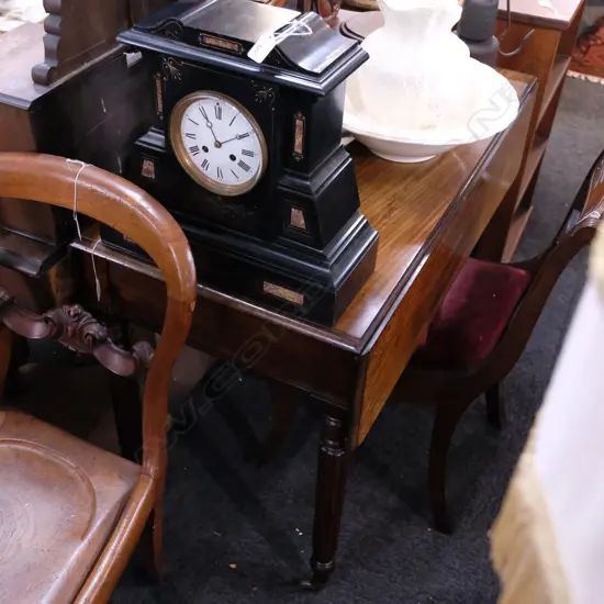 VICT. MAHOGANY PEMBROKE TABLE 