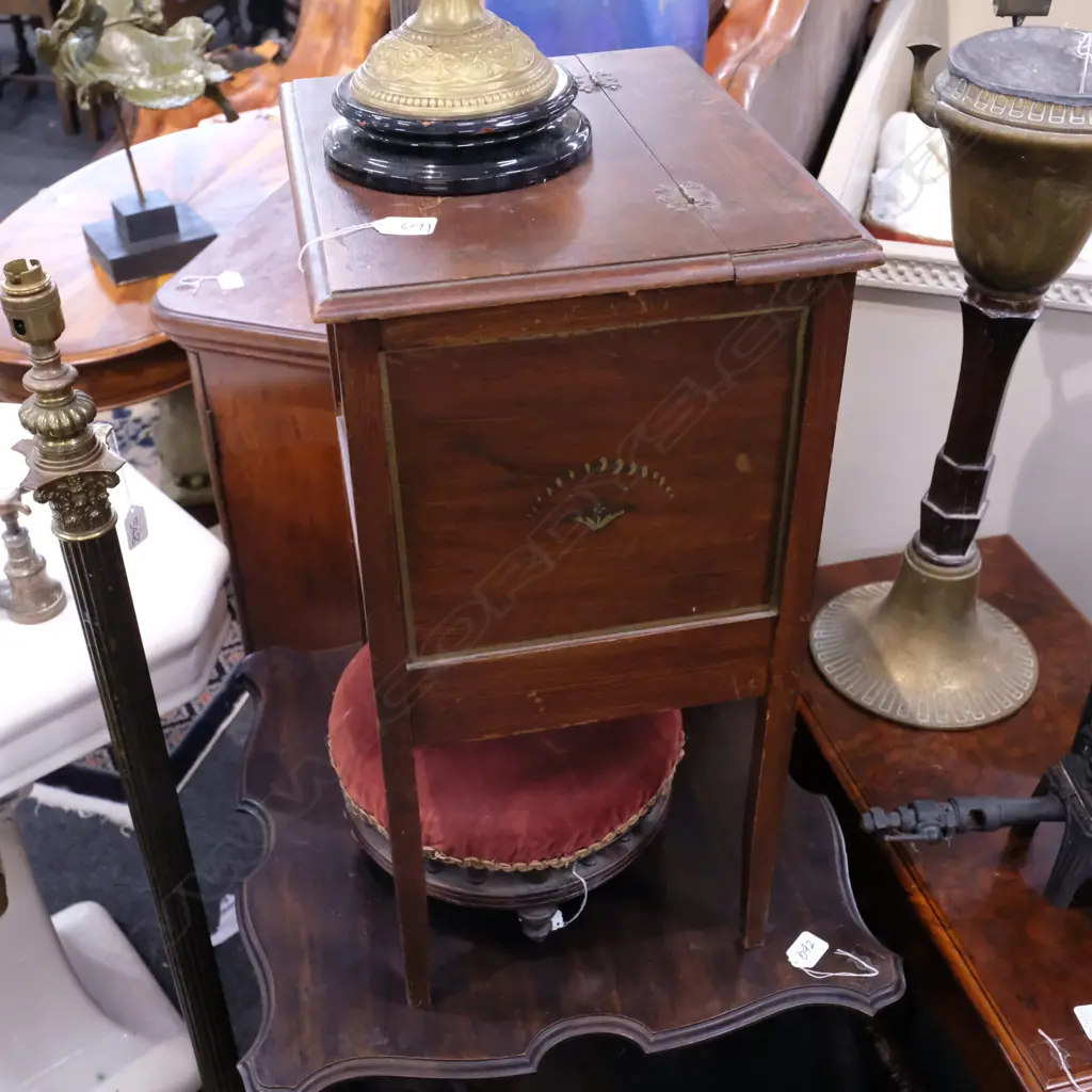 EDW. SEWING BOX Image 1++