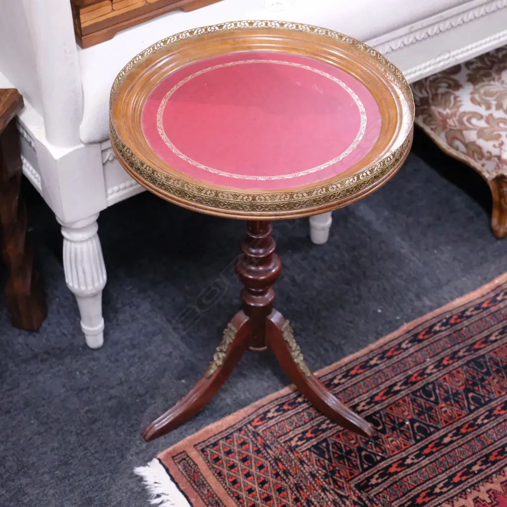 PR RIBBED LEATHER INSET OCC. TABLES H. 530 Image 1++