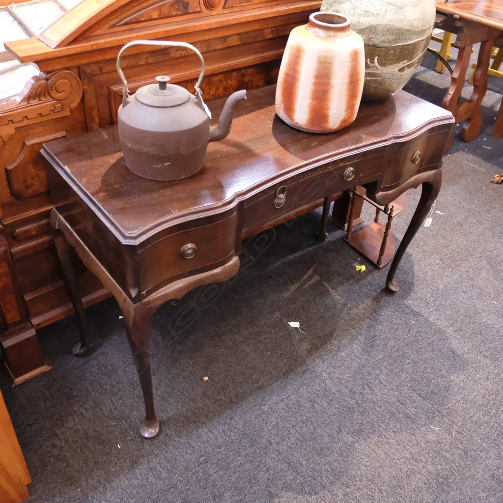 MAHOGANY THREE DRAWER SIDE TABLE  Image 1++