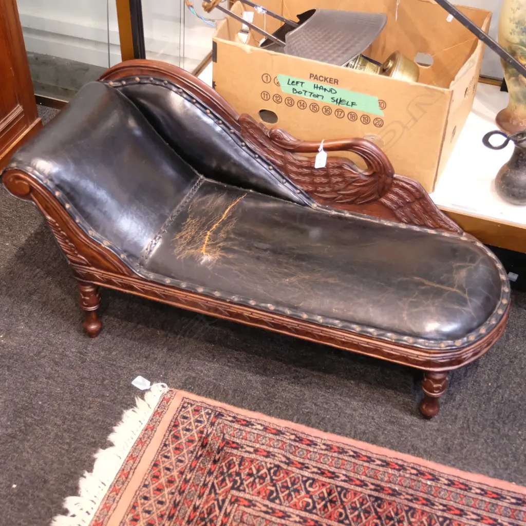 MINIATURE MODEL OF VICTORIAN CHAISE L. 1000MM Image 1++
