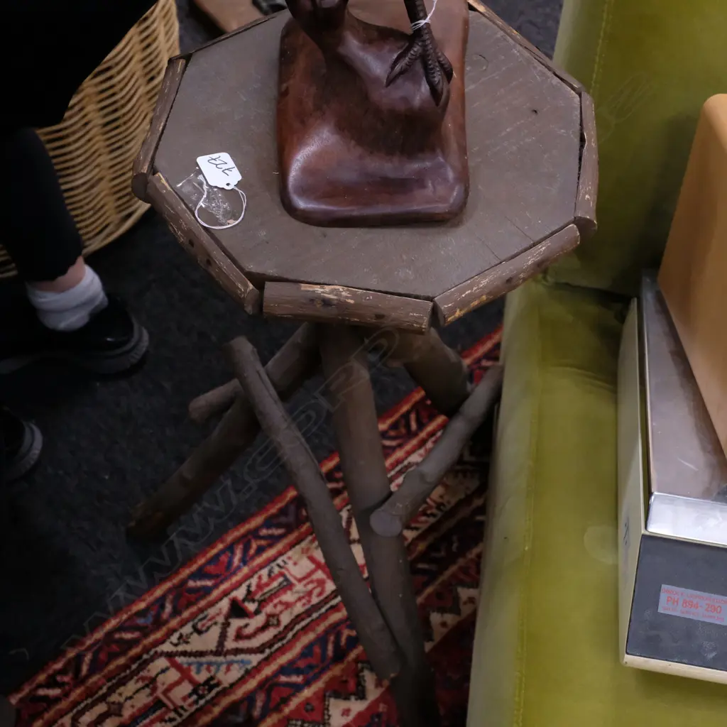 RUSTIC SIDE TABLE H. 710 Image 1++