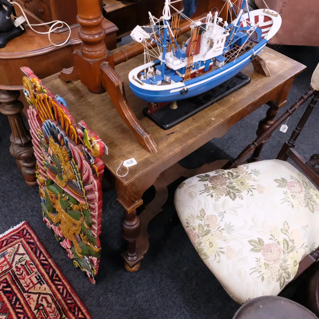 WALNUT EUROPEAN SIDE TABLE A/F L. 850 Image 1++