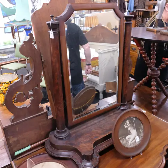 VICT. FLAME MAHOGANY DRESSING TABLE SWING MIRROR