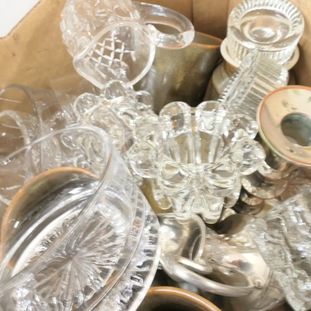 LOT ASST CRYSTAL/EP/CERAMIC ETC Image 1++