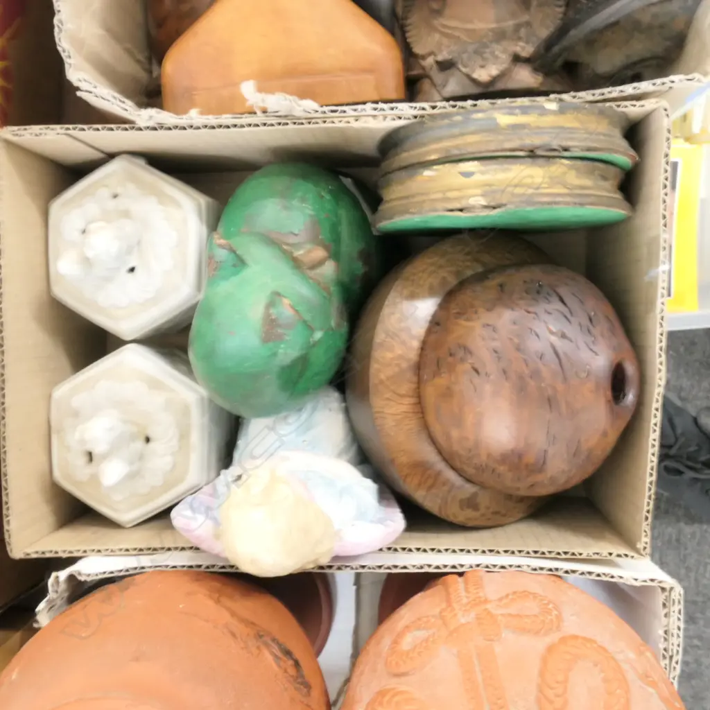 LOT MISC INCL. ANTIQUE WOODEN CAT / CERAMICS ETC Image 1++