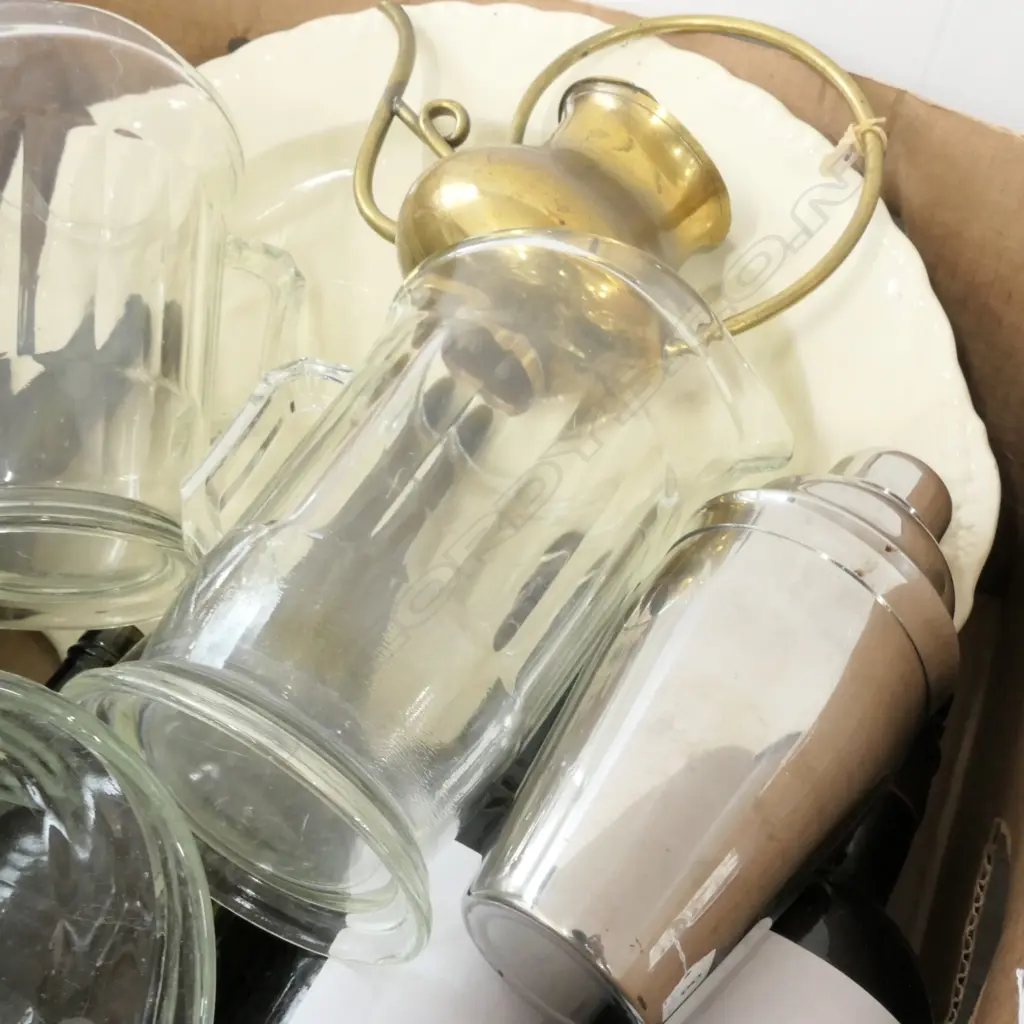 LOT ASST BTLS/JUGS/ ASHET ETC Image 1++