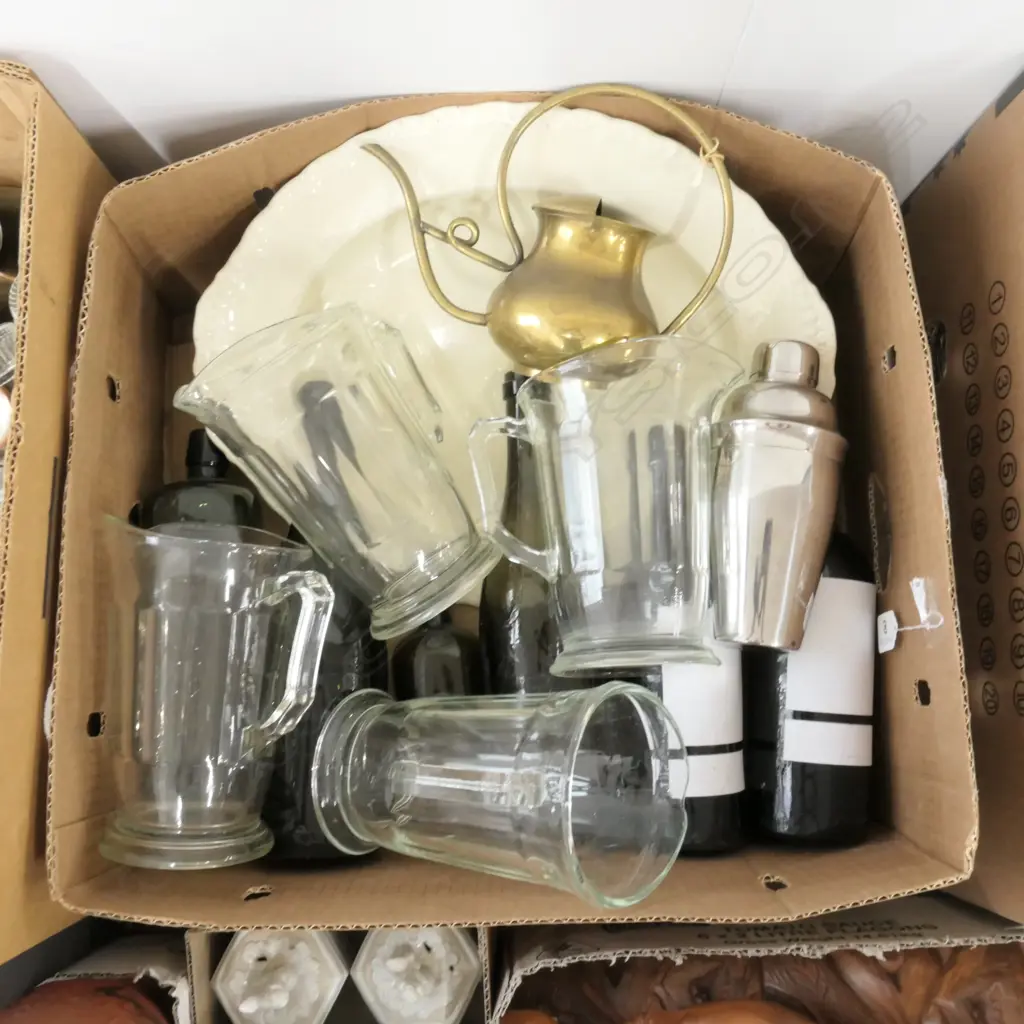 LOT ASST BTLS/JUGS/ ASHET ETC Image 1++