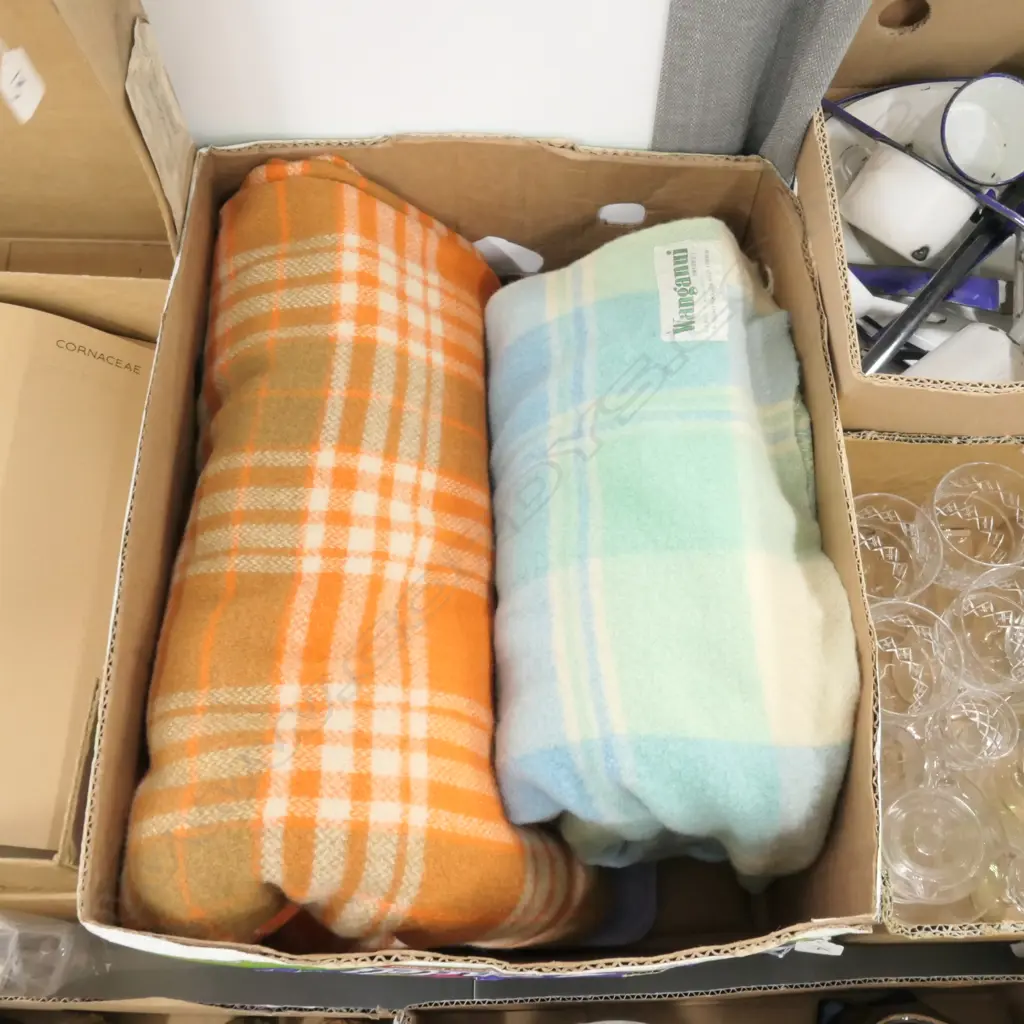 TWO GOOD WOOLLEN DOUBLE BLANKETS 'WANGANUI' Image 1++