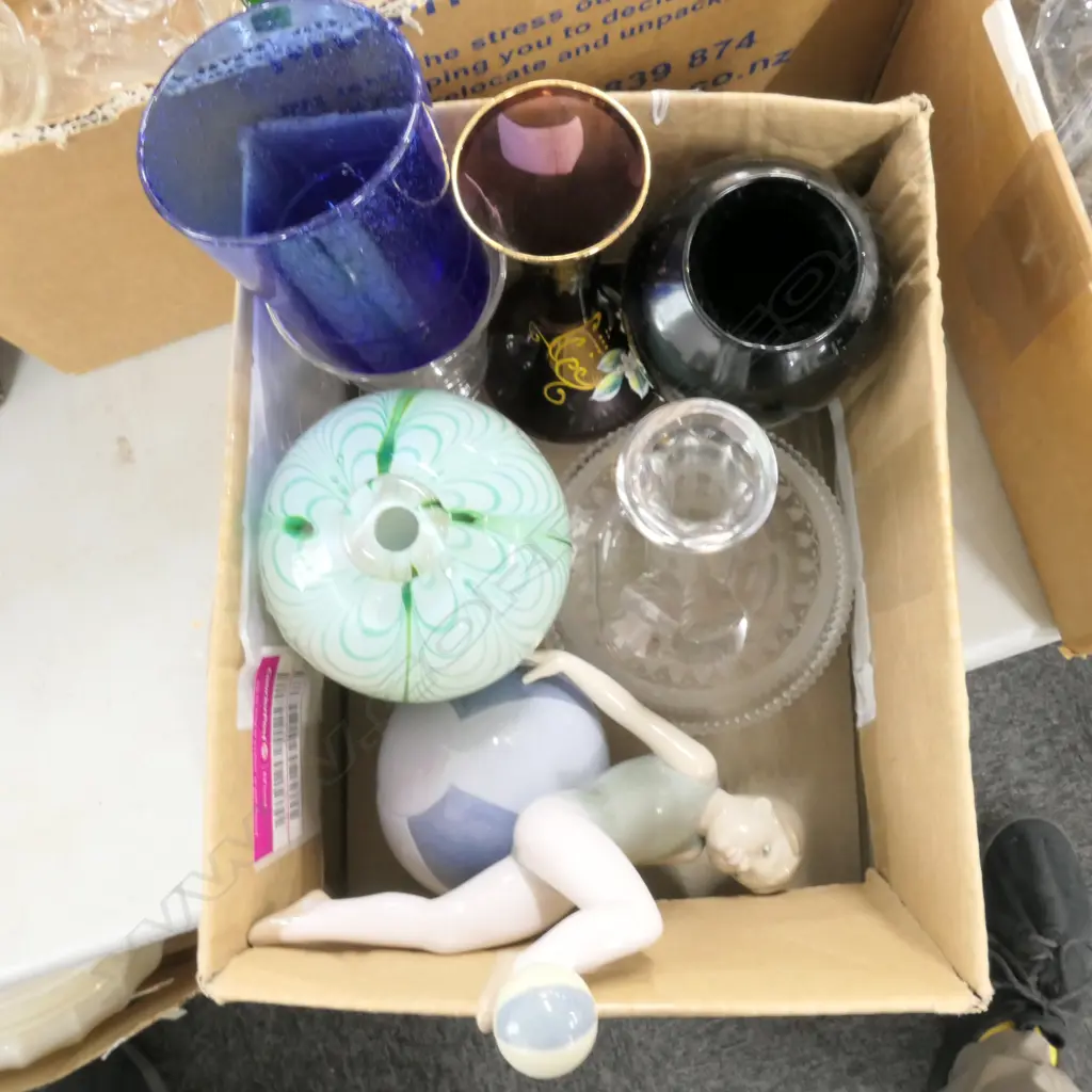 LOT ASST GLASSWARE + NAO FIGURE Image 1++
