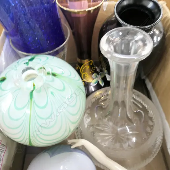 LOT ASST GLASSWARE + NAO FIGURE