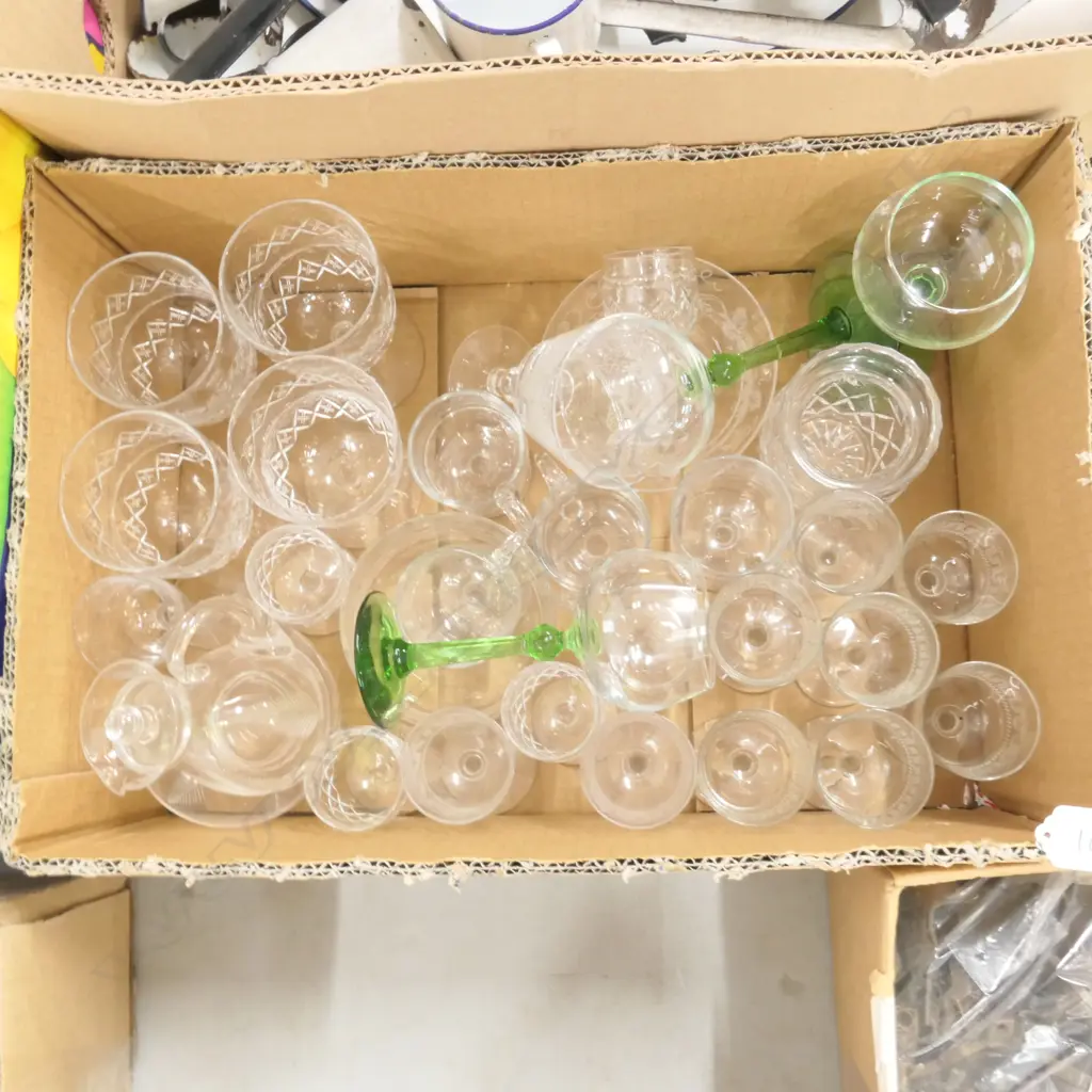 COLLECTION STUART CRYSTAL, VARIOUS WINE GLASSES & 4 VICTORIAN PUNCH CUPS ETC Image 1++