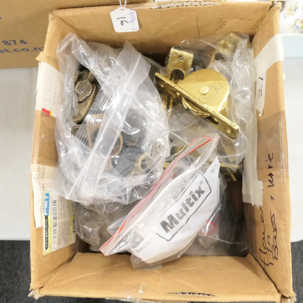 LOT ASST HARDWARE Image 1++