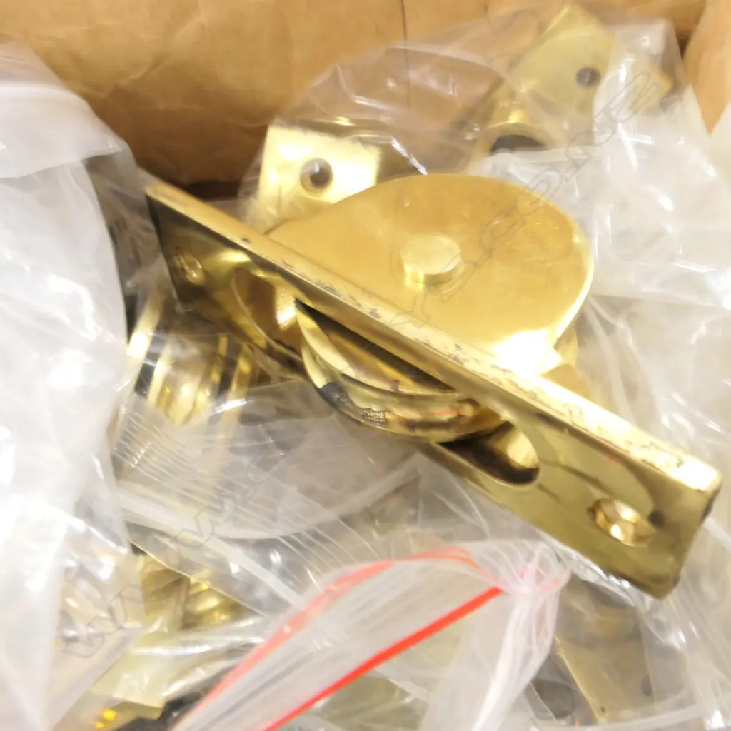 LOT ASST HARDWARE Image 1++