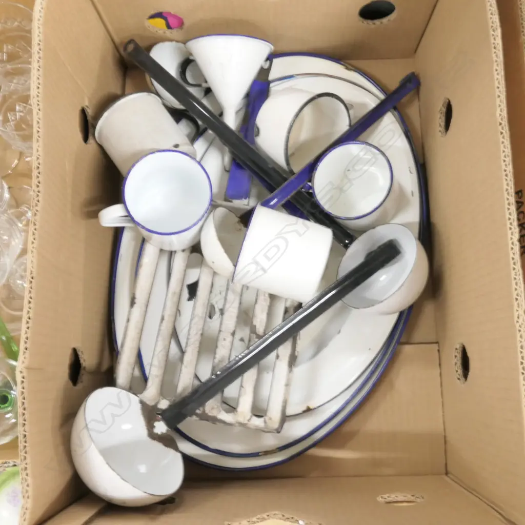 LOT ASST ENAMEL WARE DISHES/LADLES /PLATES ETC Image 1++