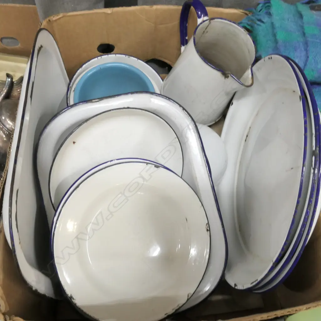 LOT ASST ENAMEL PLATES Image 1++