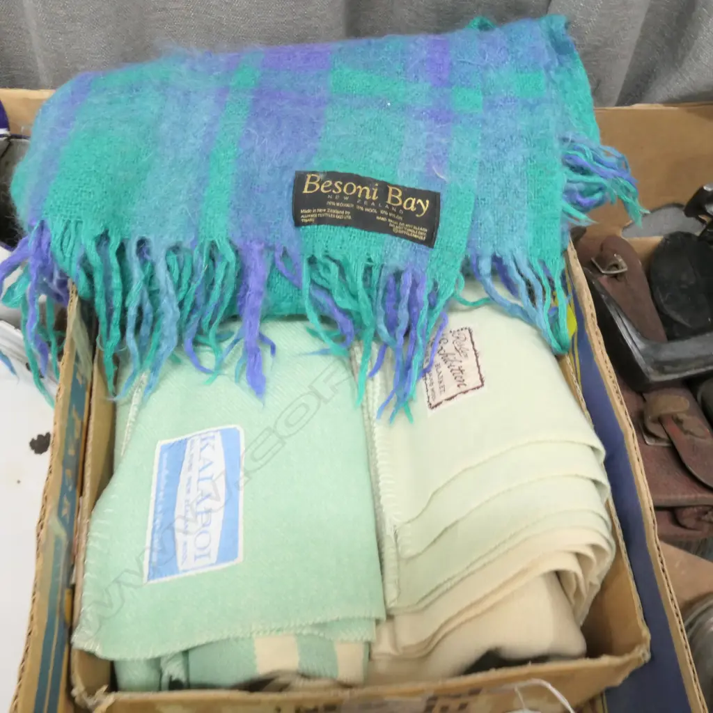 3 GOOD BLANKETS KAIAPOI / ROSLYN EXHIBITION / BESONI BAY MOHAIR Image 1++
