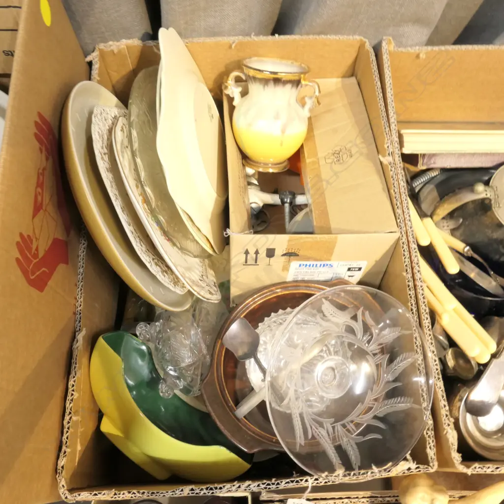 LOT ASST CHINA/CRYSTAL ETC Image 1++