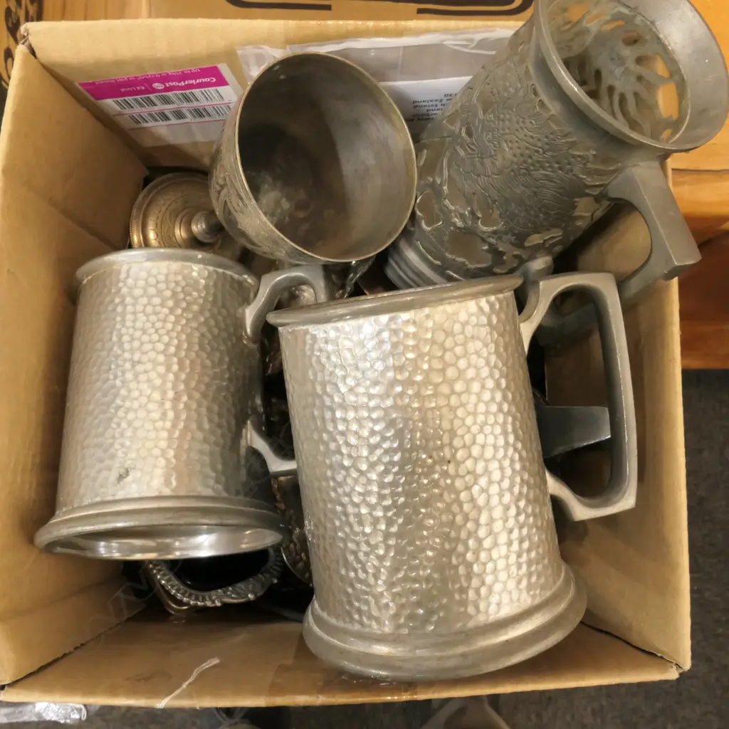BOX OF SILVER PLATE, TANKARDS, ETC Image 1++