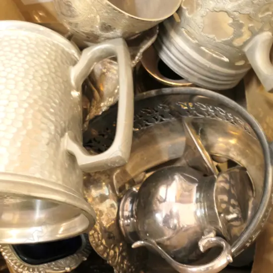 BOX OF SILVER PLATE, TANKARDS, ETC