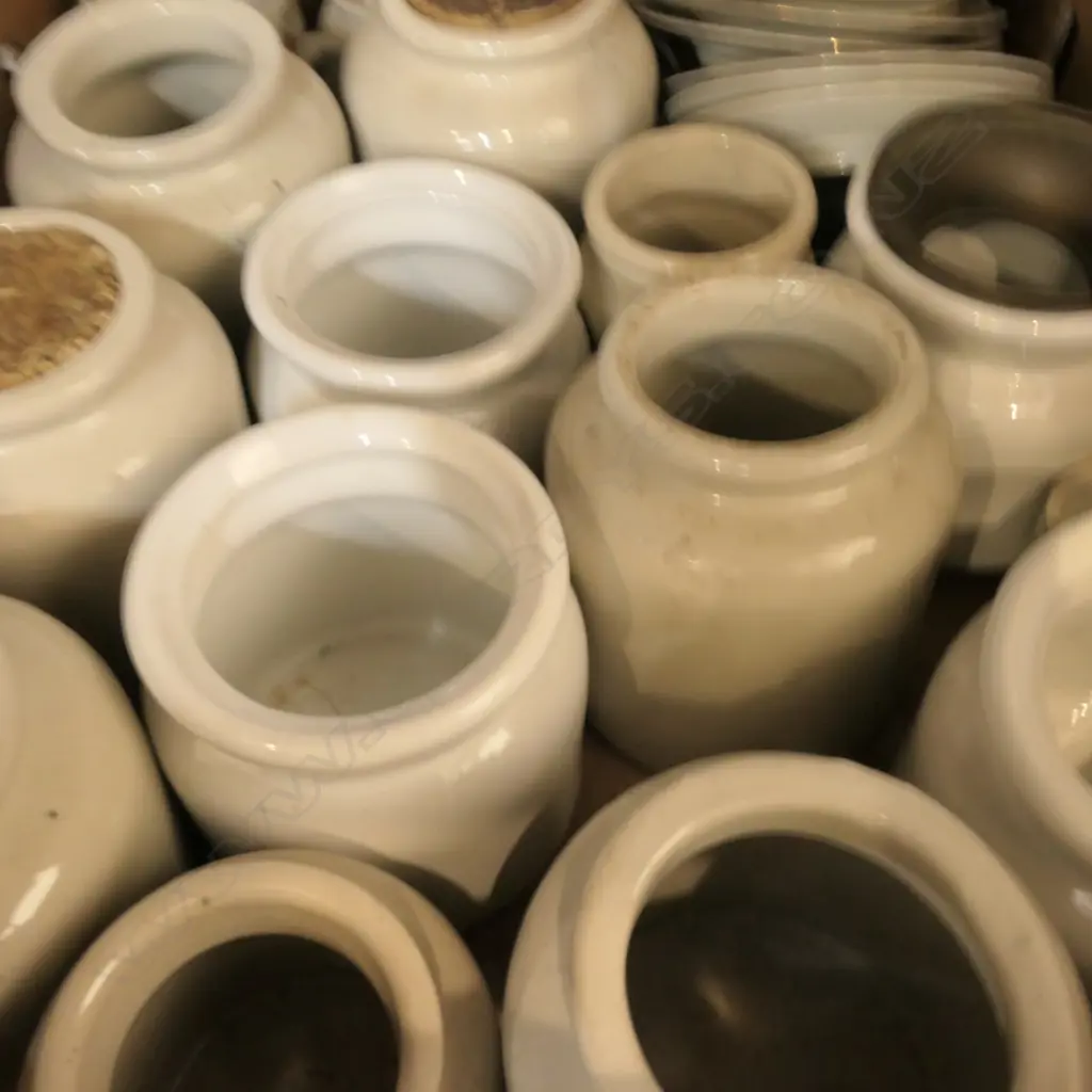 LOT CERAMIC JARS / CHILDRENS PORCELAIN TEA SET Image 1++