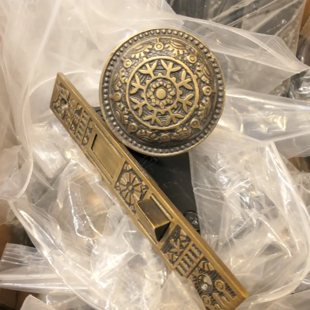 LOT ASST HINGES ETC Image 1++