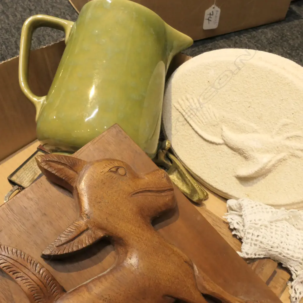 ASST ITEMS RETRO BOOKENDS TEMUKA JUG.... Image 1++