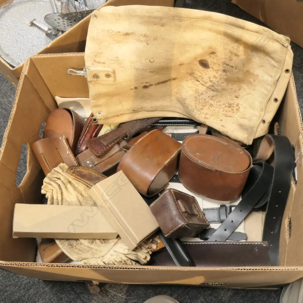 LOT ASST LEATHER BOXES/RAZORS ETC Image 1++