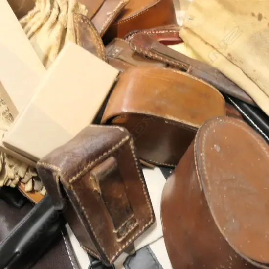 LOT ASST LEATHER BOXES/RAZORS ETC