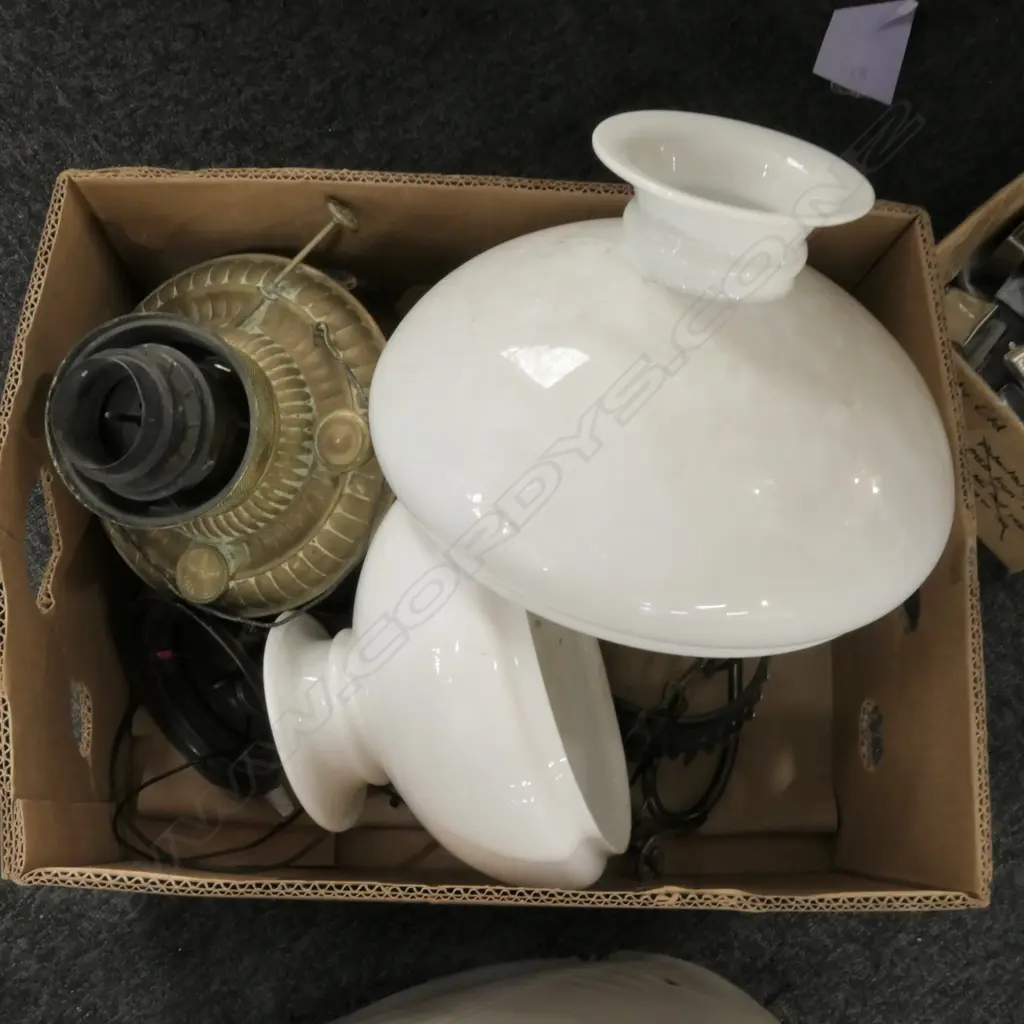 BRASS MILLER LAMP PARTS Image 1++