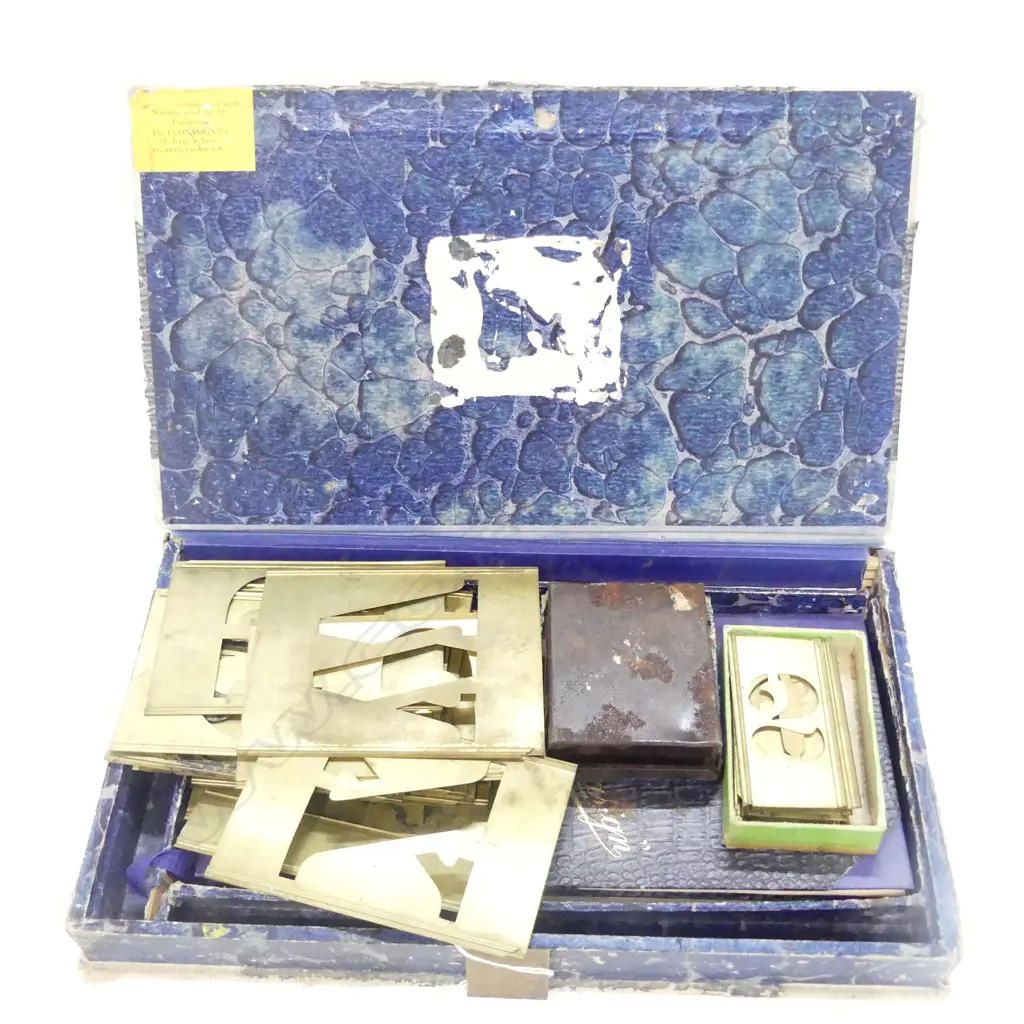 VINTAGE STENCIL SET Image 1++