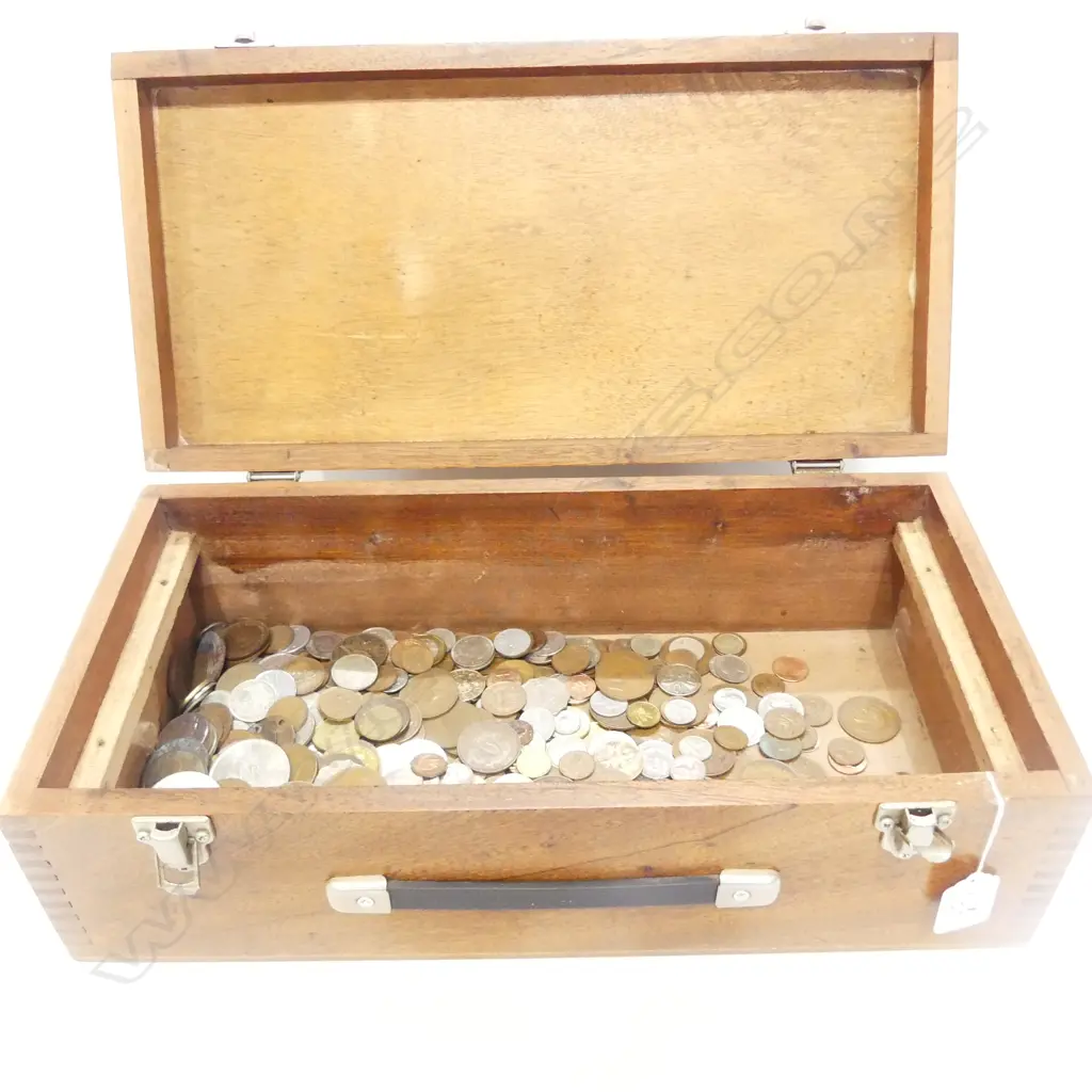 BOX OLD WORLD COIN COLLECTION Image 1++