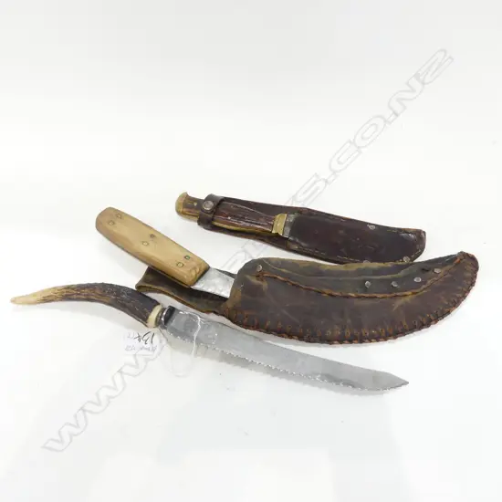 2 HUNTING KNIVES AND BREAD KNIFE