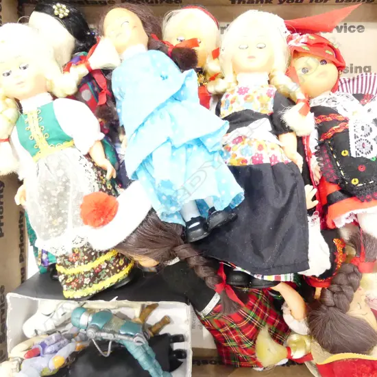 LOT ASST DOLLS OF THE WORLD AND RETRO STAR WARS FIGURINES