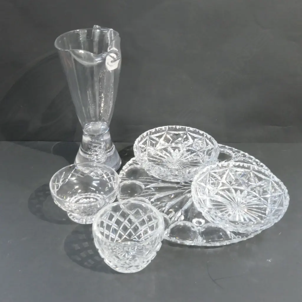 6 ASST. CRYSTAL PIECES / TRAY / BOWLS / VASE Image 1++