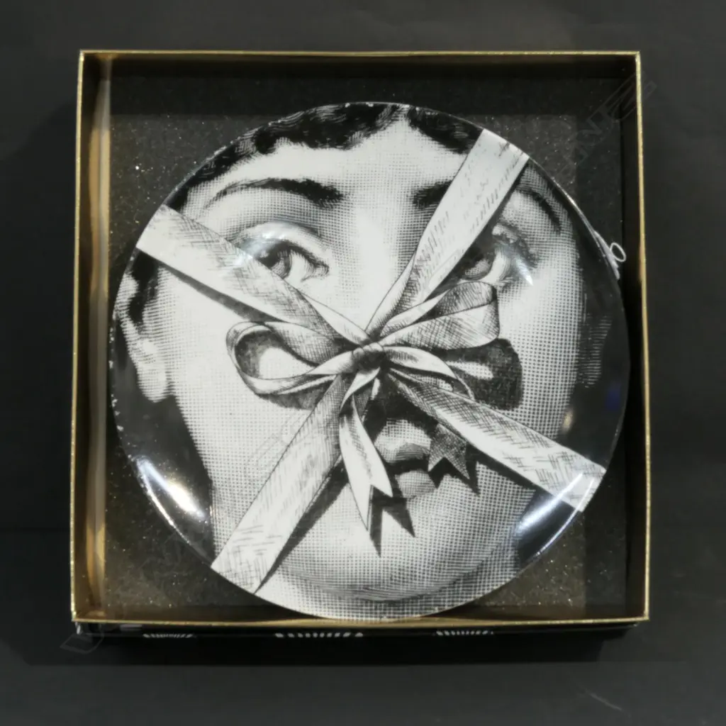 FORNASETTI NUMBERED PLATE 'FACE & BOW' A.F - RIM DAMAGE Image 1++